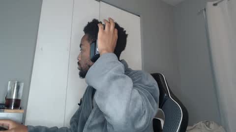 Snapshot of chrisvacherx chatting on December 16, 5:59 am ChrisVacherx online show from December 16, 5:59 am