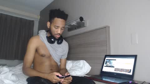 Snapshot of chrisvacherx chatting on February 12, 4:33 am ChrisVacherx online show from February 12, 4:33 am