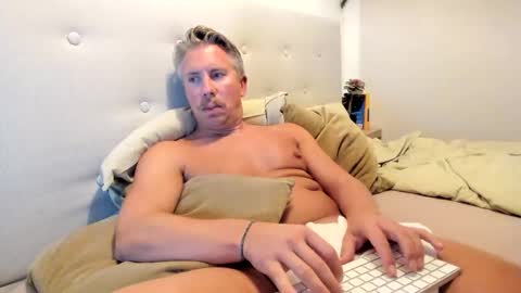 ChrisBang online show from December 18, 5:52 pm