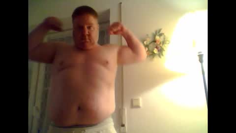 chubby_david online show from February 18, 11:15 pm