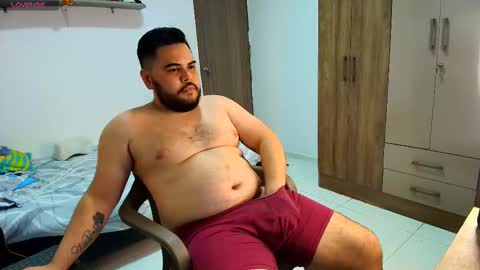 ChubbyCock 18 online show from November 21, 10:52 pm