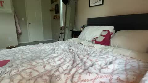 cici1900 online show from July 28, 4:39 pm