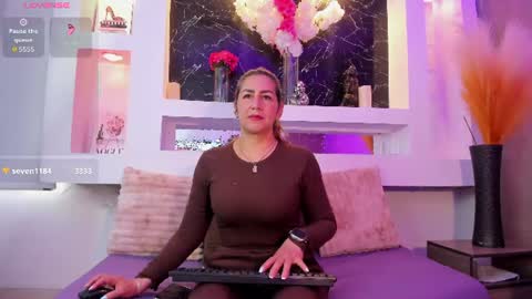 Cinthya  online show from June 13, 12:04 pm