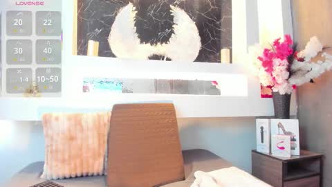 Cinthya  online show from November 7, 1:02 pm