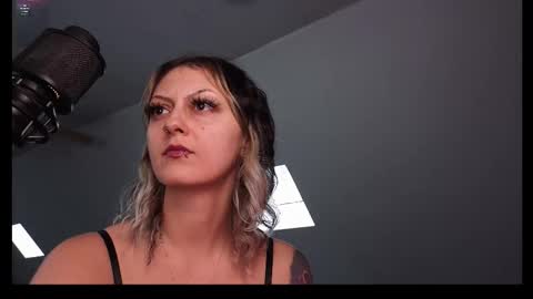 Circescream online show from December 16, 7:53 pm