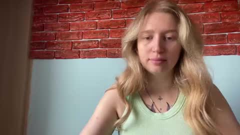 citrusblissss online show from October 1, 2:21 am