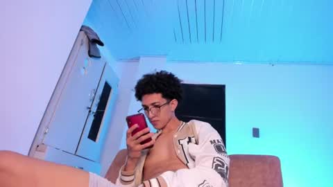 cj_davis1 online show from June 13, 3:28 am
