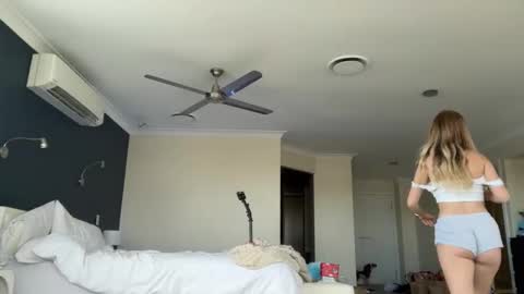 Claire online show from February 16, 11:36 pm