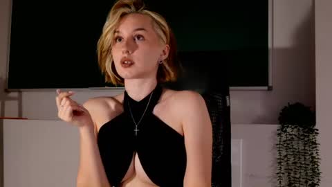 Claire online show from June 26, 3:50 pm