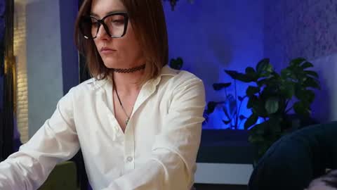 Clara online show from August 8, 5:45 pm
