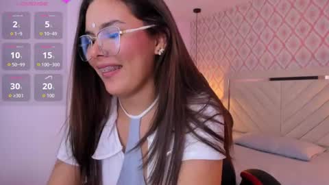 C L A R A  online show from June 11, 2:53 am