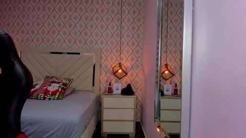 C L A R I S E  online show from January 3, 7:18 pm