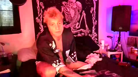 cleanhole4you online show from April 4, 1:07 pm