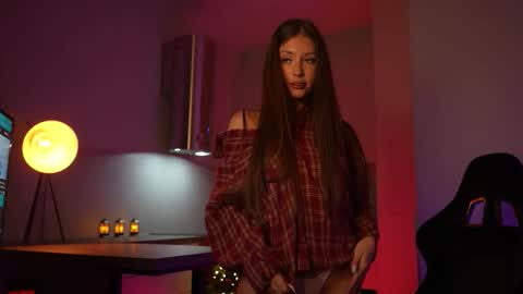 Cleo online show from December 19, 7:37 am