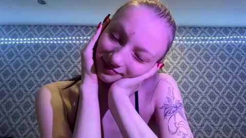 Cleo online show from December 19, 6:03 pm