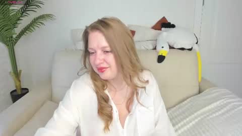 cleoxotie online show from June 14, 2:35 am