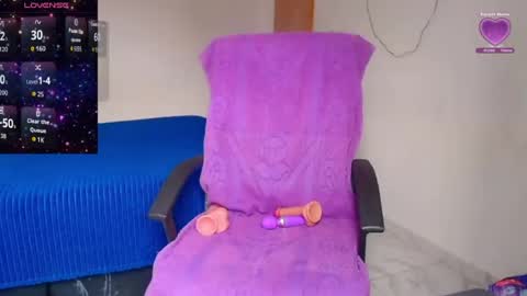 cloey_katherim online show from June 13, 12:04 pm