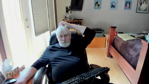 cloudalert62 online show from April 4, 6:59 pm