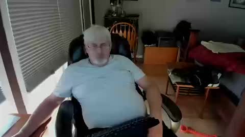 Snapshot of cloudalert62 chatting on October 13, 10:12 pm cloudalert62 online show from October 13, 10:12 pm