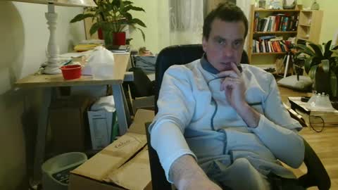 Snapshot of clouplefun chatting on January 14, 6:24 am clouplefun online show from January 14, 6:24 am