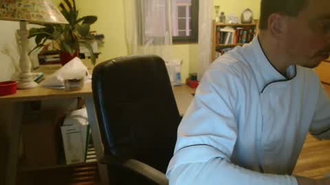 Snapshot of clouplefun chatting on February 22, 6:28 am clouplefun online show from February 22, 6:28 am