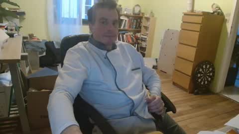 Snapshot of clouplefun chatting on February 8, 7:04 am clouplefun online show from February 8, 7:04 am