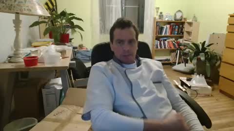 Snapshot of clouplefun chatting on January 18, 5:20 am clouplefun online show from January 18, 5:20 am
