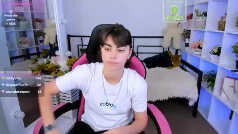 Snapshot of cocoa_sins chatting on October 22, 7:33 am Olivia online show from October 22, 7:33 am