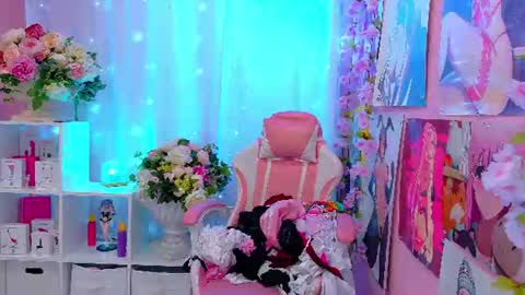 Mia online show from June 20, 2:34 pm
