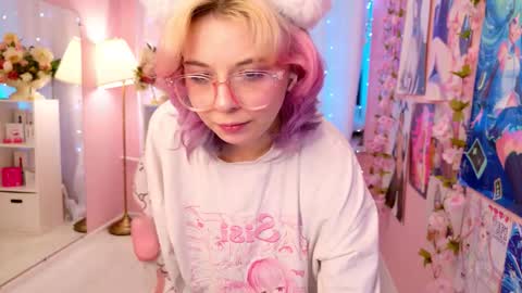 Mia online show from November 27, 2:58 pm