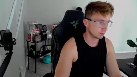 codyt1016 online show from September 26, 5:10 pm