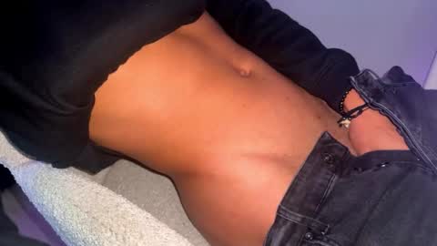 Snapshot of coitzzz chatting on October 11, 6:29 am coitzzz online show from October 11, 6:29 am