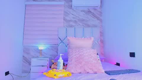 colett online show from November 5, 12:07 pm