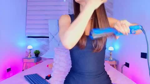 colett online show from December 5, 12:14 pm