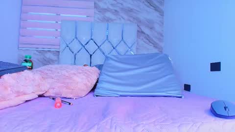 colett online show from February 12, 2:53 pm