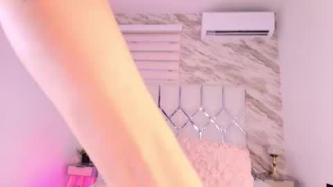 colett online show from April 28, 11:58 am