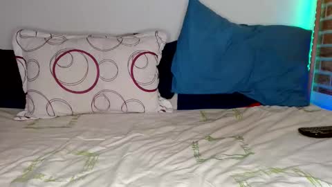 Snapshot of colinlatinbrown chatting on February 19, 8:52 pm IG  online show from February 19, 8:52 pm