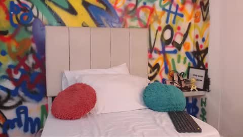 valentina online show from March 25, 1:29 pm