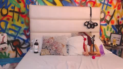 valentina online show from February 8, 2:31 pm