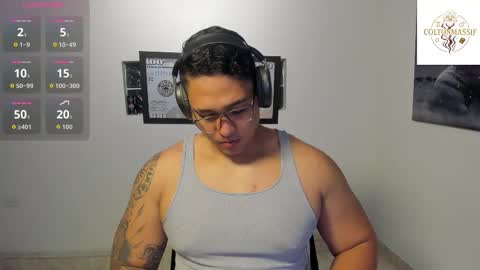 coltonmassif_ online show from November 26, 3:37 am