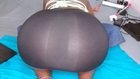 Snapshot of comicalcara chatting on September 23, 8:41 am Cara online show from September 23, 8:41 am