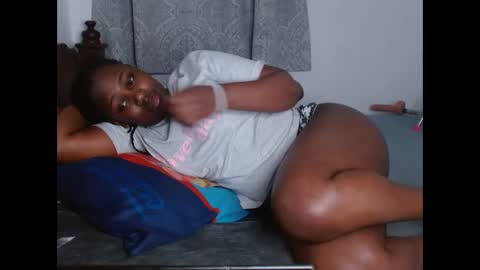 Snapshot of comicalcara chatting on September 12, 7:43 am Cara online show from September 12, 7:43 am