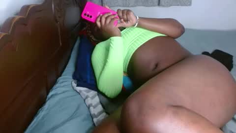 Snapshot of comicalcara chatting on September 14, 7:54 am Cara online show from September 14, 7:54 am