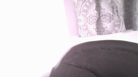 Snapshot of comicalcara chatting on March 10, 6:16 am Cara online show from March 10, 6:16 am