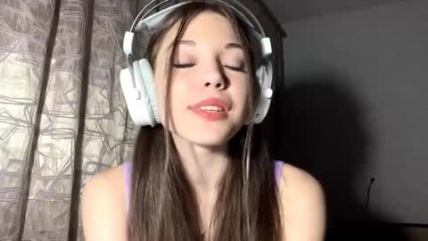 Bella  online show from October 9, 1:49 pm