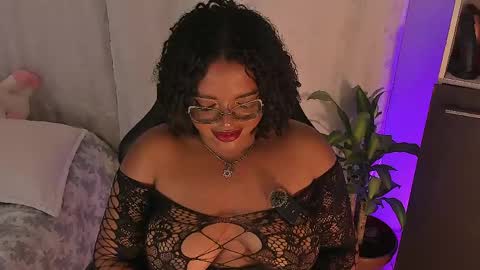 conielaurenth online show from April 3, 1:12 am