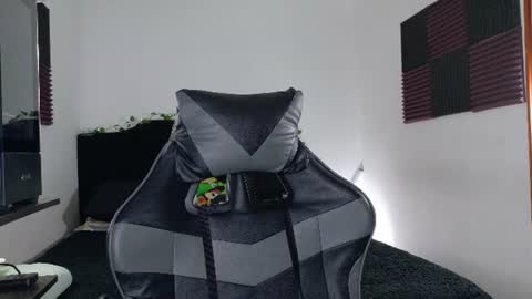 conor_taylor_ online show from June 19, 12:27 am