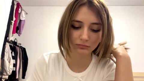 Amelia online show from February 14, 4:21 pm