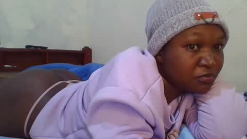 coolgirl001 online show from February 25, 7:39 pm