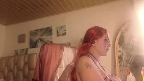 Snapshot of coquette_johnson chatting on October 21, 3:22 am Coquette Johnson online show from October 21, 3:22 am